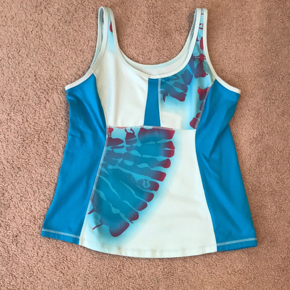 Lululemon workout top - gorgeous print!